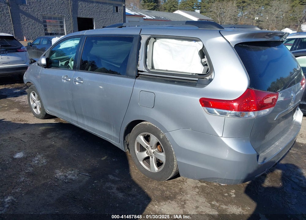 2011 TOYOTA SIENNA LE V6 VIN: 5TDKK3DC2BS102571