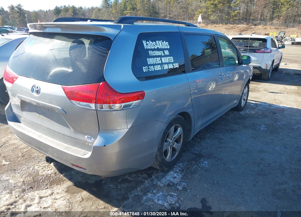 2011 TOYOTA SIENNA LE V6 VIN: 5TDKK3DC2BS102571