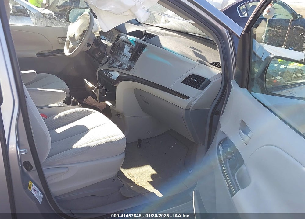 2011 TOYOTA SIENNA LE V6 VIN: 5TDKK3DC2BS102571
