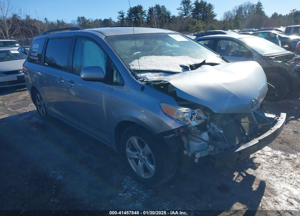 2011 TOYOTA SIENNA LE V6 VIN: 5TDKK3DC2BS102571