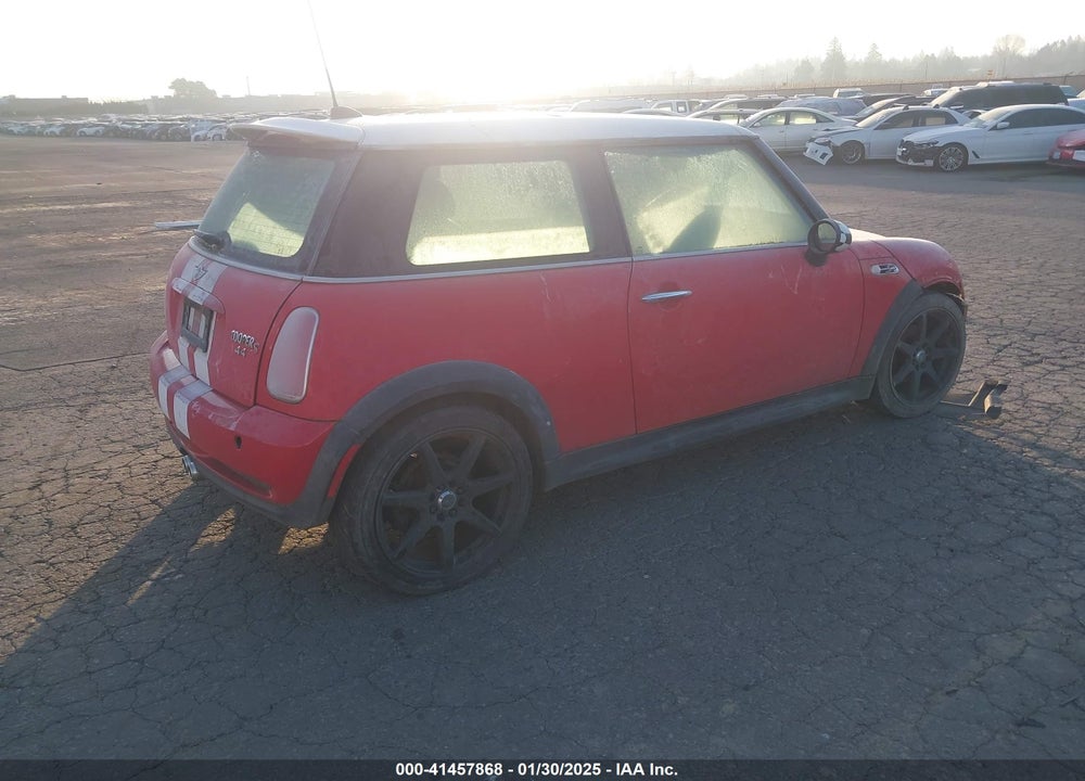 2006 MINI COOPER S VIN: WMWRE33586TJ34857