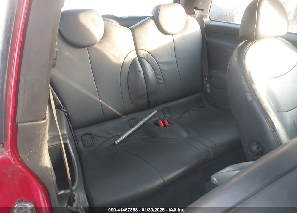 2006 MINI COOPER S VIN: WMWRE33586TJ34857