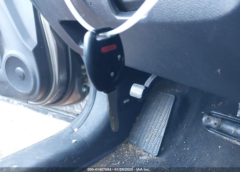 2010 HONDA CR-V LX VIN: 5J6RE3H32AL019099