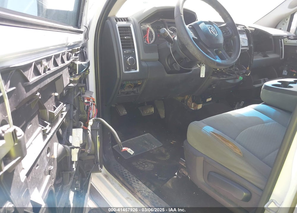2016 RAM 2500 VIN: 3C6TR5DT1GG138860
