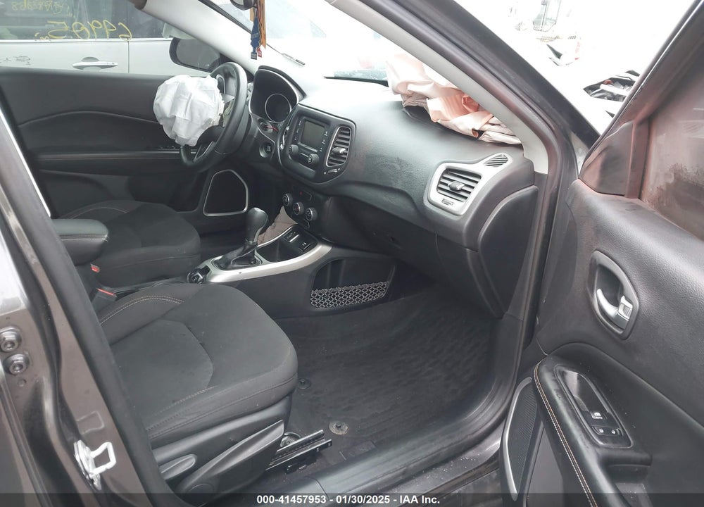 2018 JEEP COMPASS VIN: 3C4NJCAB6JT251064