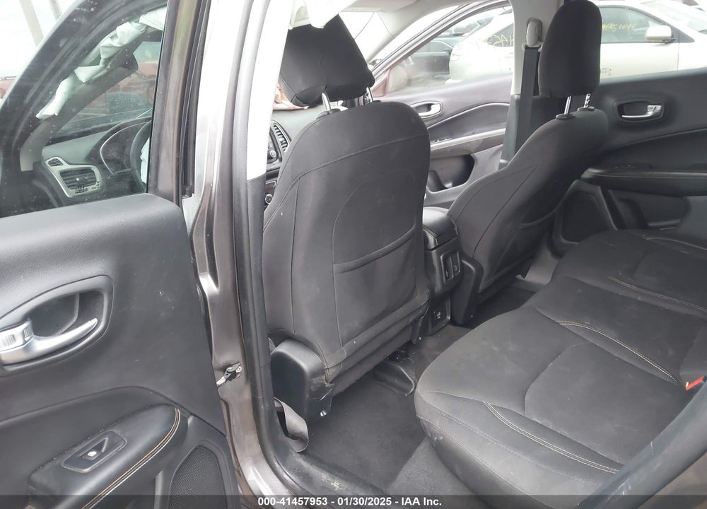 2018 JEEP COMPASS VIN: 3C4NJCAB6JT251064