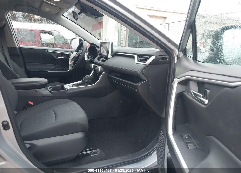 2024 TOYOTA RAV4 XLE VIN: 2T3W1RFV2RW332545