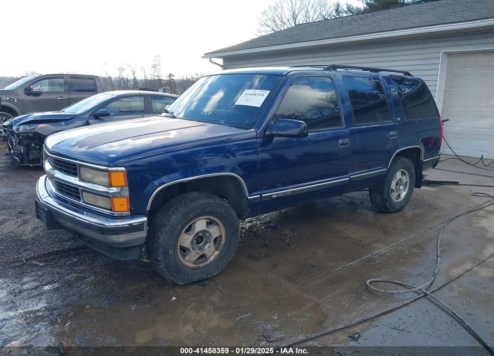 1998 CHEVROLET TAHOE LS VIN: 1GNEK13RXWJ372276