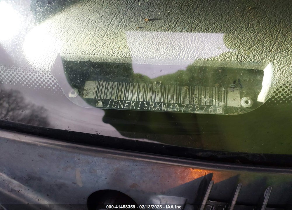 1998 CHEVROLET TAHOE LS VIN: 1GNEK13RXWJ372276