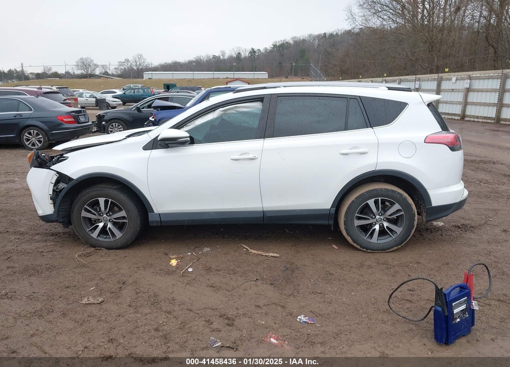 2018 TOYOTA RAV4 ADVENTURE/XLE VIN: 2T3WFREV9JW422959