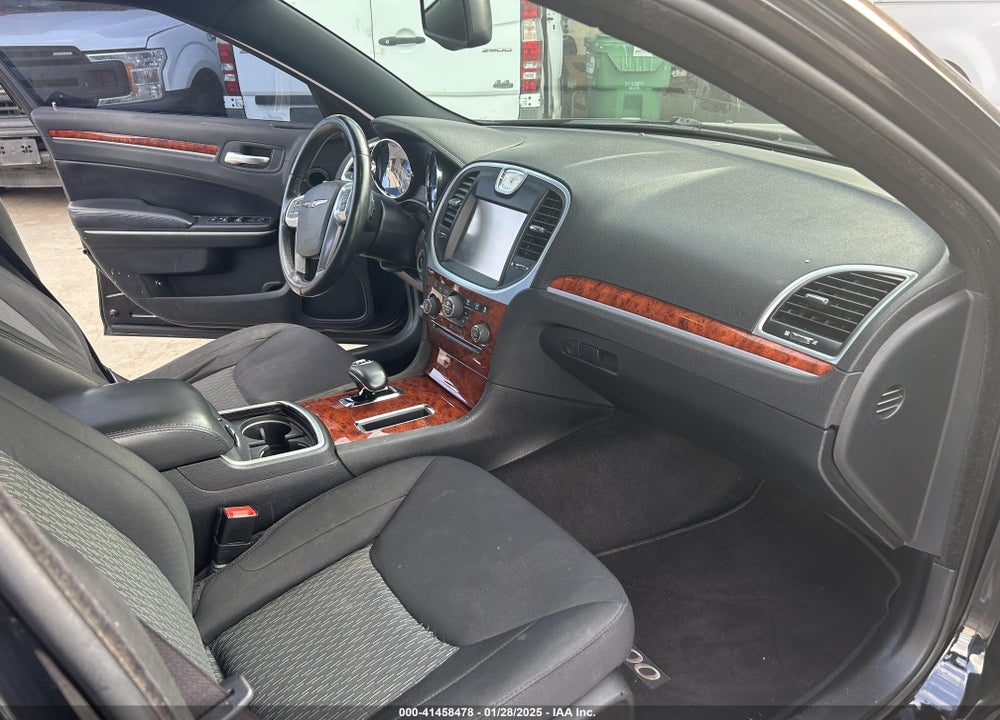 2019 CHRYSLER 300 VIN: 2C3CCAAG7KH375929