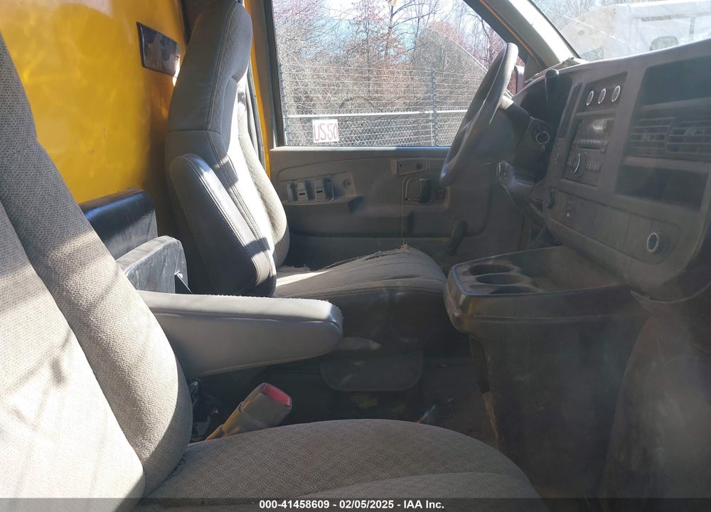 2008 GMC SAVANA CUTAWAY VIN: 1GDGG31C981907268