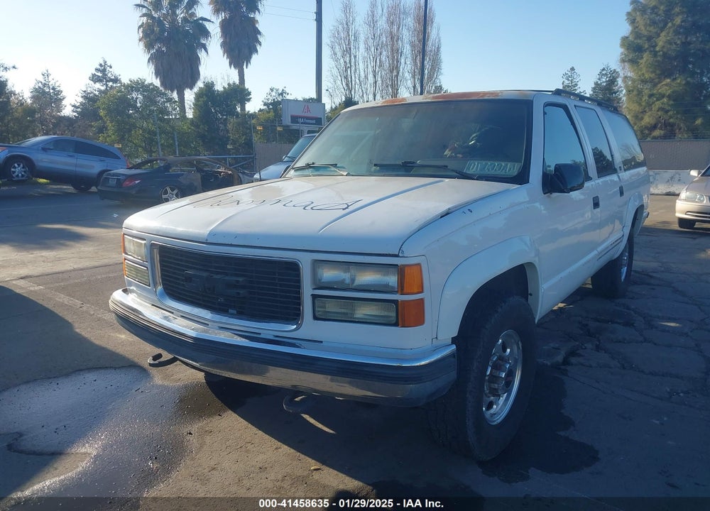 1994 GMC SUBURBAN K2500 VIN: 1GKGK26N9RJ758194