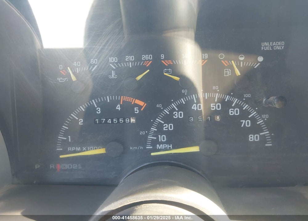 1994 GMC SUBURBAN K2500 VIN: 1GKGK26N9RJ758194