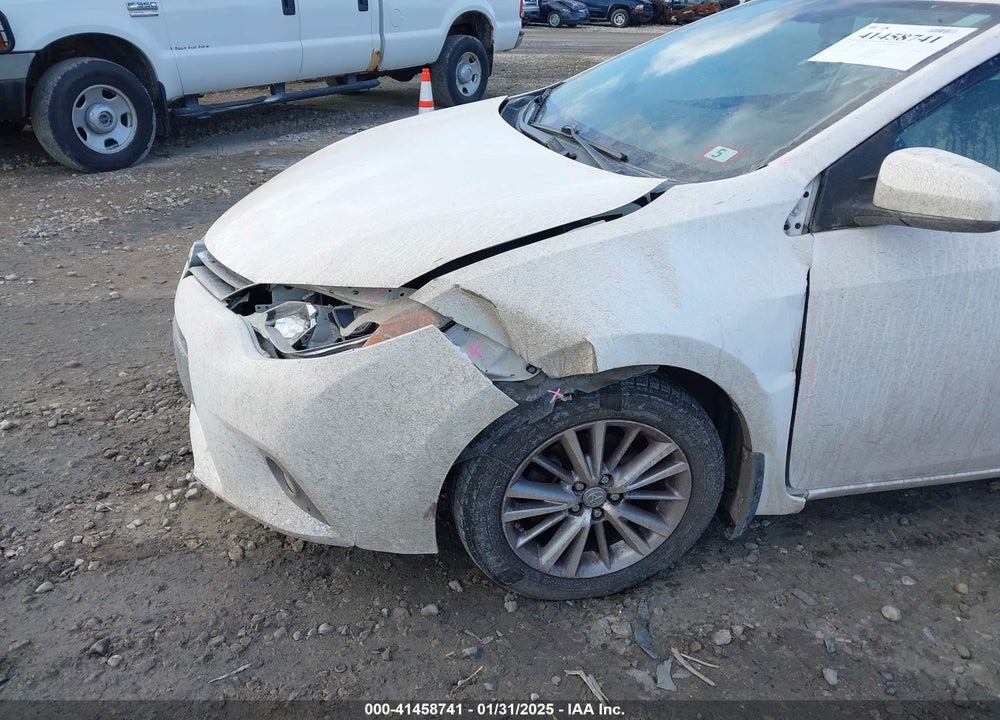2015 TOYOTA COROLLA VIN: 2T1BURHE2FC273084