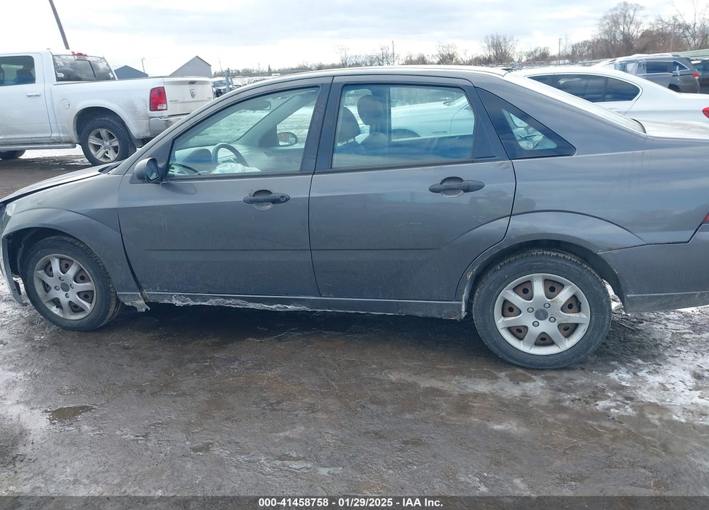 2005 FORD FOCUS ZX4 VIN: 1FAFP34N25W242327