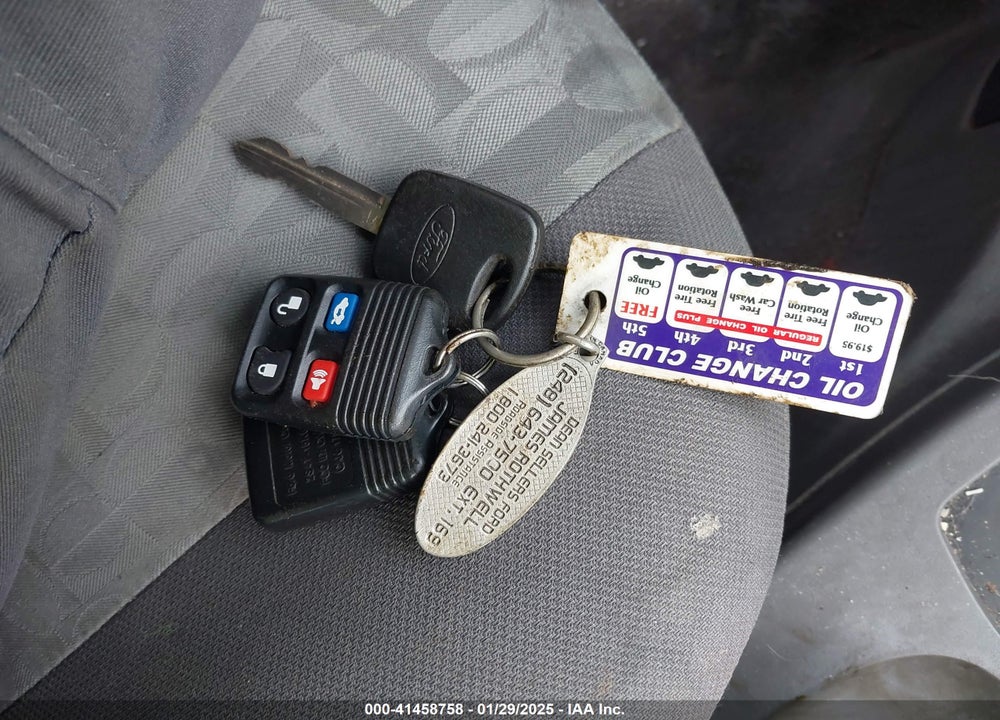 2005 FORD FOCUS ZX4 VIN: 1FAFP34N25W242327