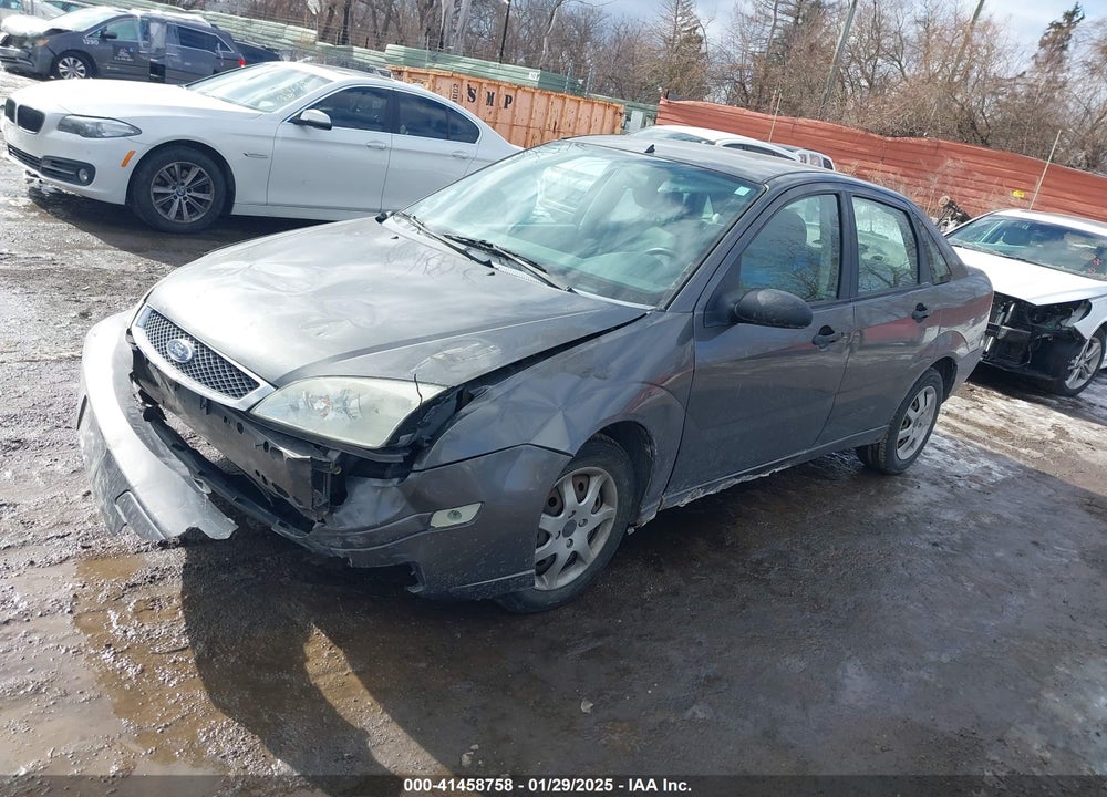 2005 FORD FOCUS ZX4 VIN: 1FAFP34N25W242327