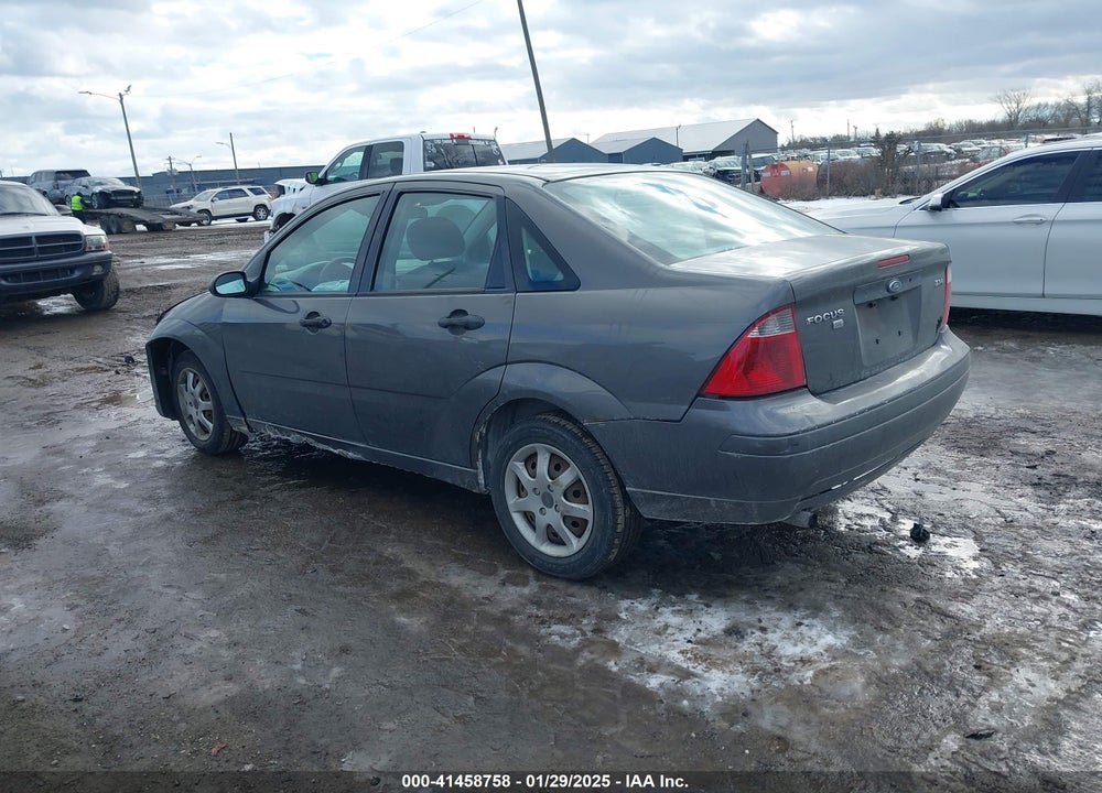 2005 FORD FOCUS ZX4 VIN: 1FAFP34N25W242327