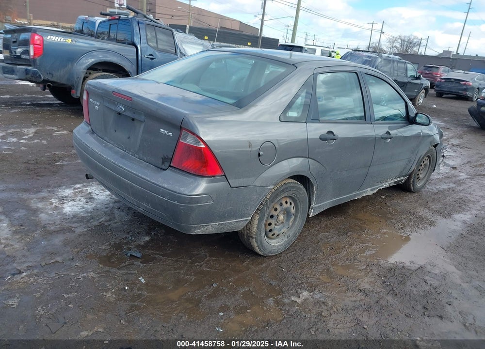 2005 FORD FOCUS ZX4 VIN: 1FAFP34N25W242327