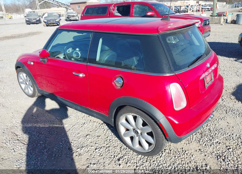 2005 MINI COOPER S VIN: WMWRE33405TD93013