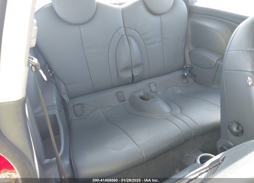 2005 MINI COOPER S VIN: WMWRE33405TD93013