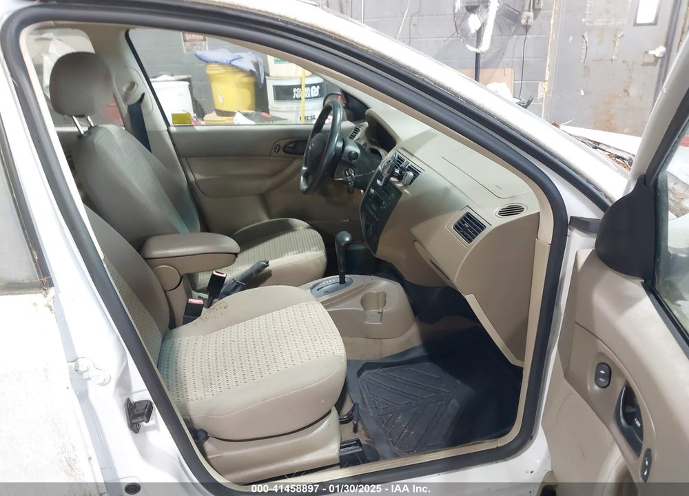 2007 FORD FOCUS S/SE/SES VIN: 1FAFP34N27W319832