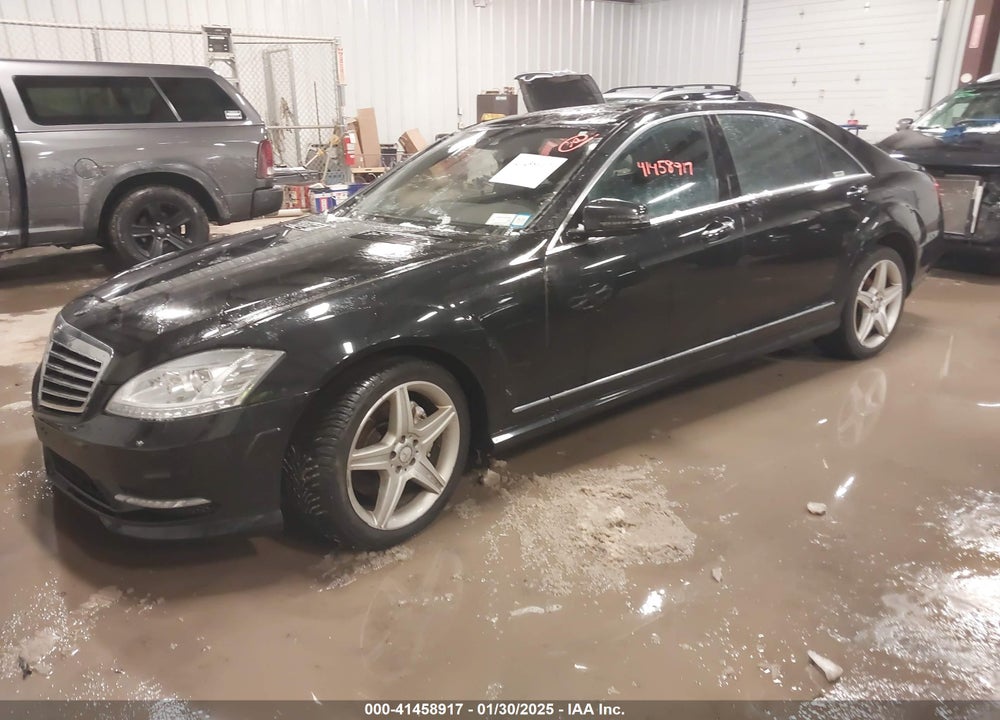 2011 MERCEDES-BENZ S 550 VIN: WDDNG8GB0BA374103