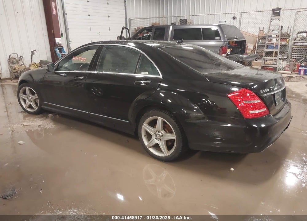 2011 MERCEDES-BENZ S 550 VIN: WDDNG8GB0BA374103