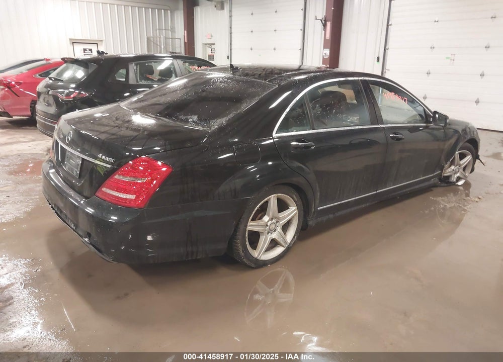 2011 MERCEDES-BENZ S 550 VIN: WDDNG8GB0BA374103