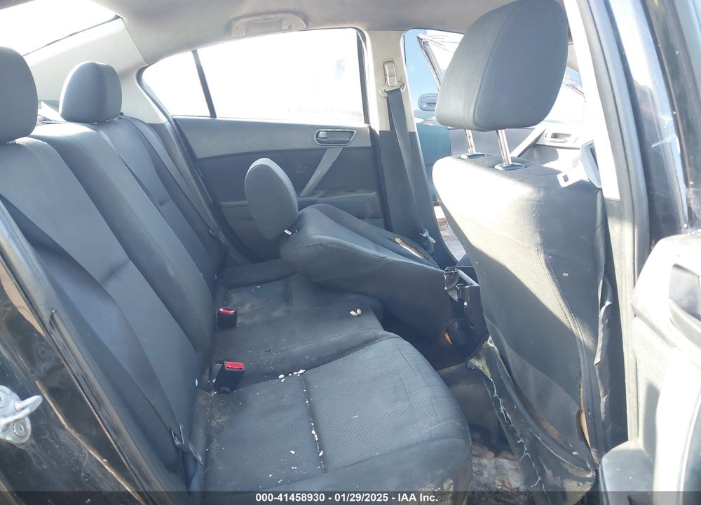 2011 MAZDA 3 I SPORT VIN: JM1BL1UG2B1409658