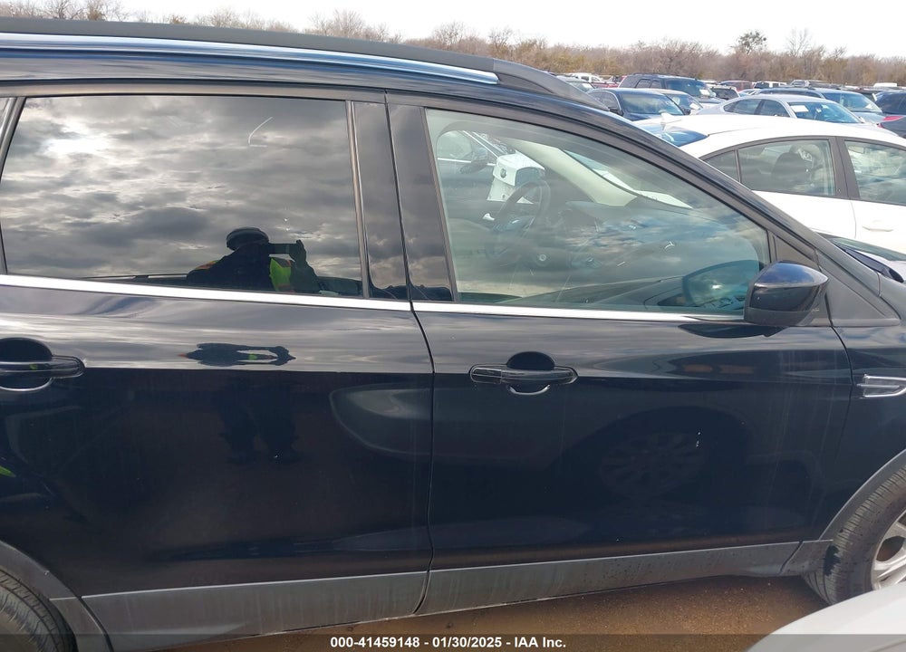 2017 FORD ESCAPE SE VIN: 1FMCU0GD7HUC71583