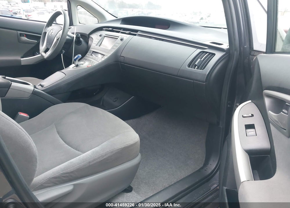 2015 TOYOTA PRIUS TWO VIN: JTDKN3DU1F0441315