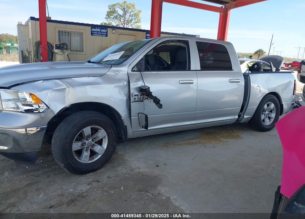 2019 RAM 1500 CLASSIC VIN: 1C6RR7LG4KS592726