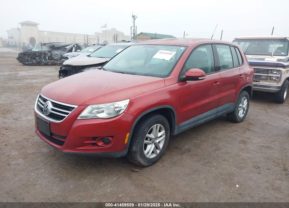 2011 VOLKSWAGEN TIGUAN S VIN: WVGAV7AX3BW000564