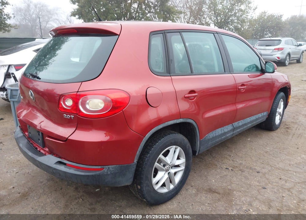 2011 VOLKSWAGEN TIGUAN S VIN: WVGAV7AX3BW000564