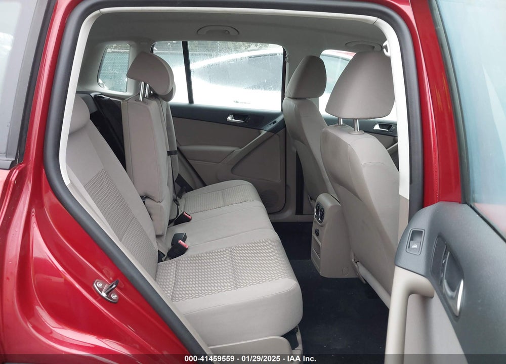 2011 VOLKSWAGEN TIGUAN S VIN: WVGAV7AX3BW000564