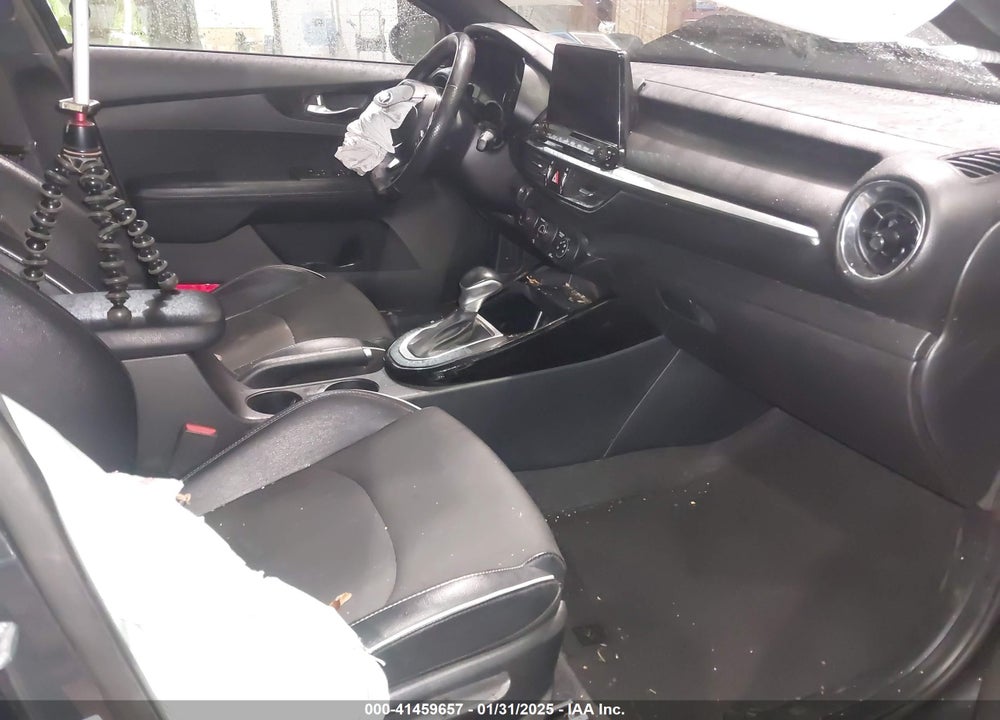 2021 KIA FORTE VIN: 3KPF34AD2ME285551