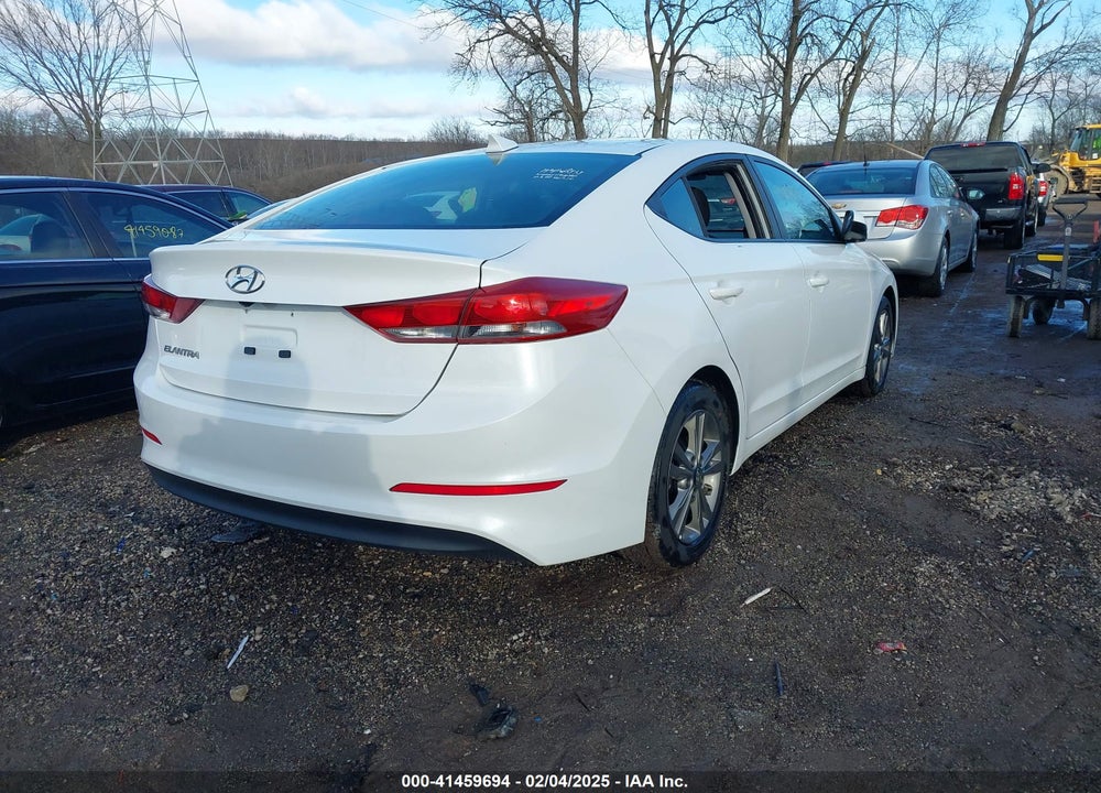 2018 HYUNDAI ELANTRA VIN: 5NPD84LF2JH309829
