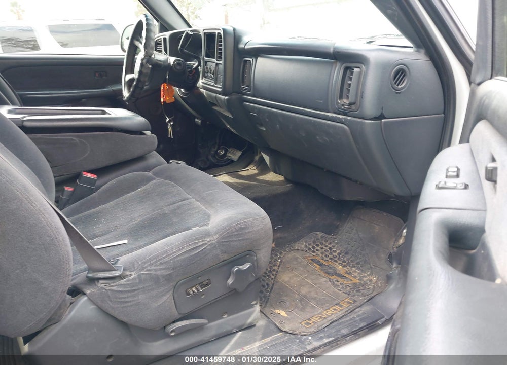 2002 CHEVROLET SILVERADO 1500 LS VIN: 2GCEC19V521266395