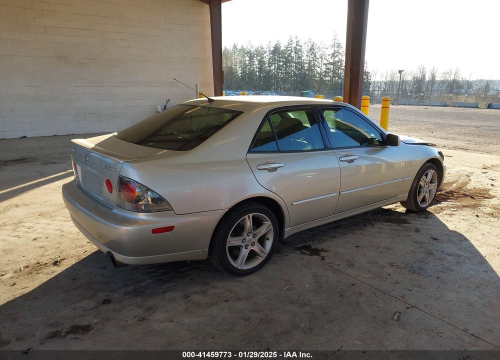 2004 LEXUS IS 300 BASE W/5-SPEED MANUAL VIN: JTHBD192840081857