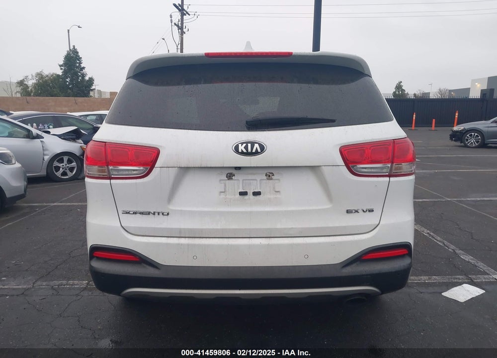 2016 KIA SORENTO VIN: 5XYPH4A52GG014169