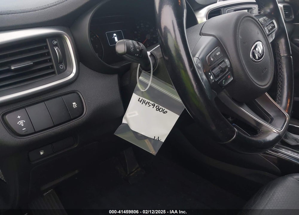2016 KIA SORENTO VIN: 5XYPH4A52GG014169