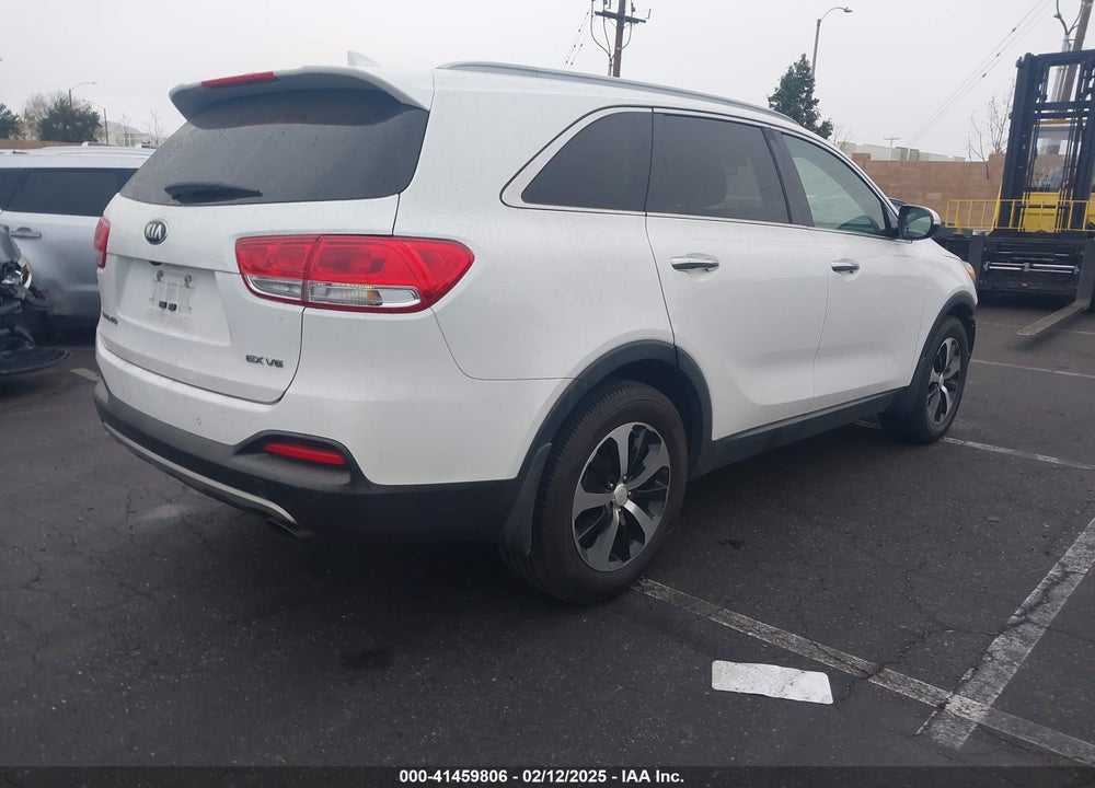 2016 KIA SORENTO VIN: 5XYPH4A52GG014169