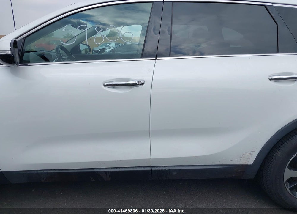 2016 KIA SORENTO VIN: 5XYPH4A52GG014169