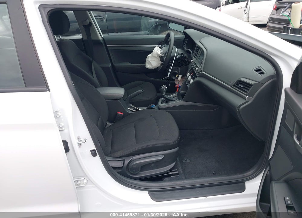 2019 HYUNDAI ELANTRA VIN: 5NPD74LF3KH496423