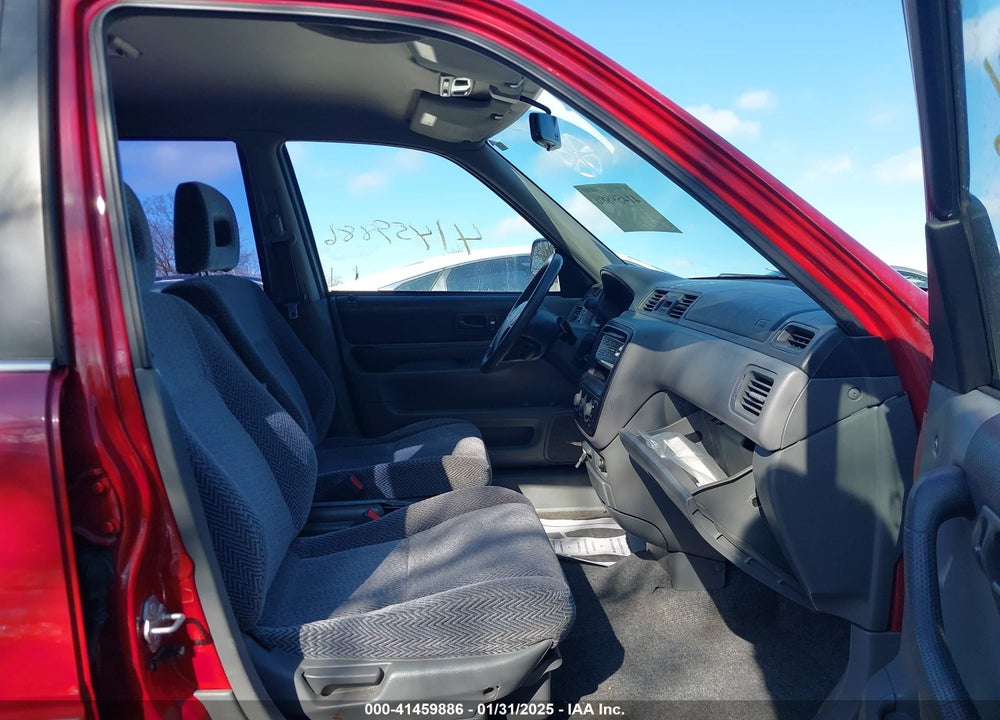 1998 HONDA CR-V LX VIN: JHLRD1840WC046172