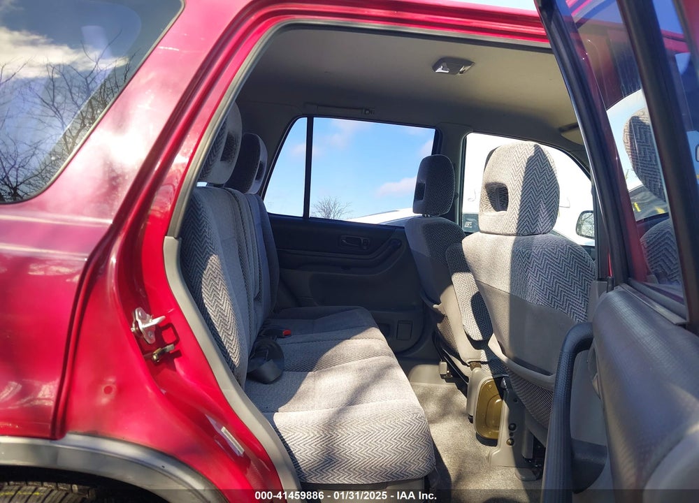 1998 HONDA CR-V LX VIN: JHLRD1840WC046172