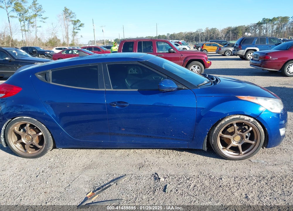 2017 HYUNDAI VELOSTER VIN: KMHTC6AD0HU319858