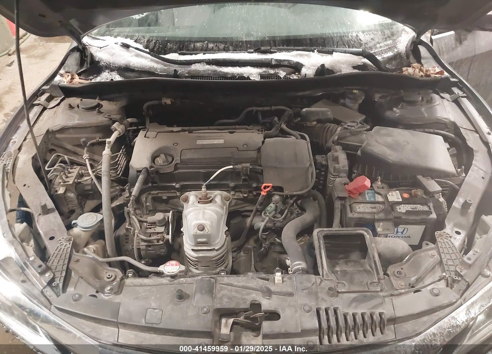 2017 HONDA ACCORD VIN: 1HGCR2F31HA111518